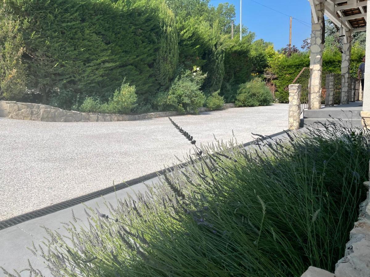 Villa Camille Céreste Extérieur photo